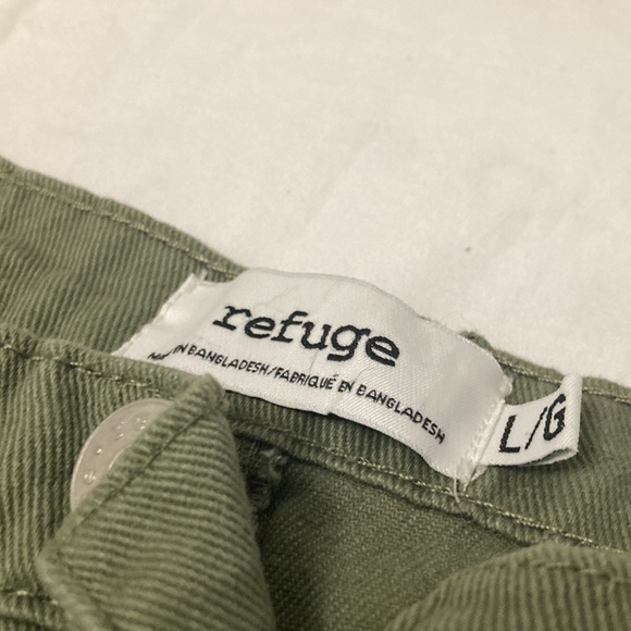 refuge green cargo pants- large NEVER WORN BEFORE - Picture 2 of 3